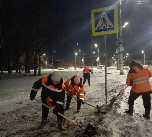 Коммунальщики Саранска борются с последствиями снегопада