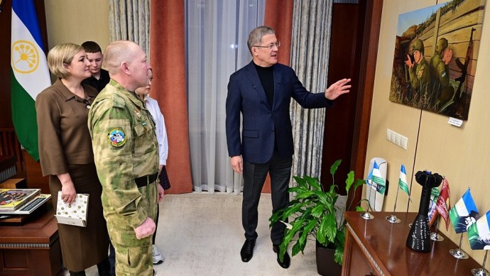 Радий Хабиров пригласил в гости участника СВО из Башкирии