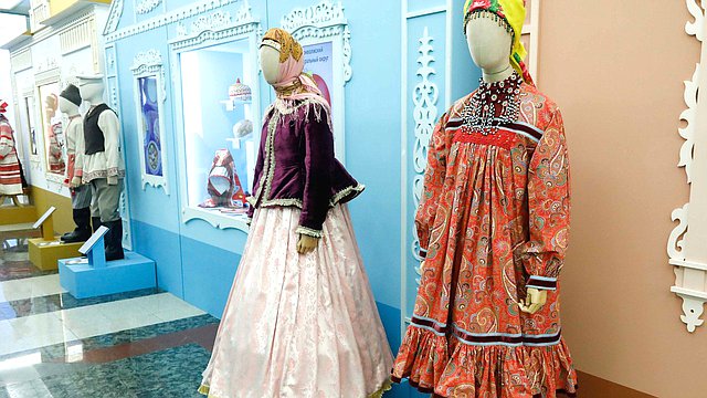 В Государственной Думе открылась выставка «Традиционная Россия» В Государственной Думе открылась выставка «Традиционная Россия»