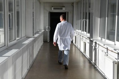 Житель Москвы заразился малярией в Уганде и провел 12 дней в искусственной коме