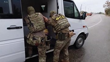 ФСБ задержала подозреваемых в диверсиях и поджогах по заданию кибермошенников