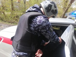 В Глебовраге задержан наркокурьер с крупной партией метилэфедрона