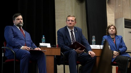 Книжная культура как основа формирования человека: в Российской национальной библиотеке обсудили вопросы в области музейного и библиотечного дела