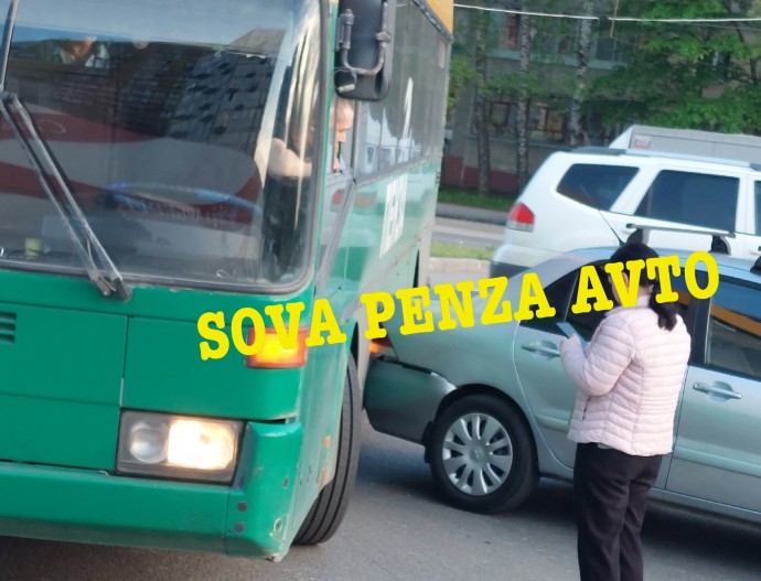 На проспекте Строителей в Пензе случилось ДТП с автобусом