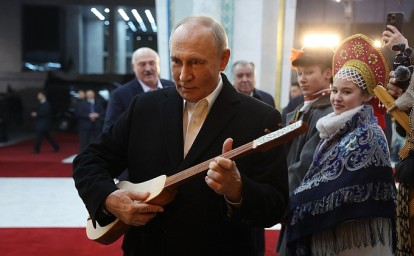 Осмотр юрт в резиденции «Ала-Арча»