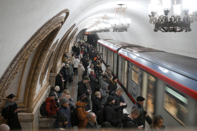 Упавшего на пути в московском метро пассажира обязали выплатить компенсацию