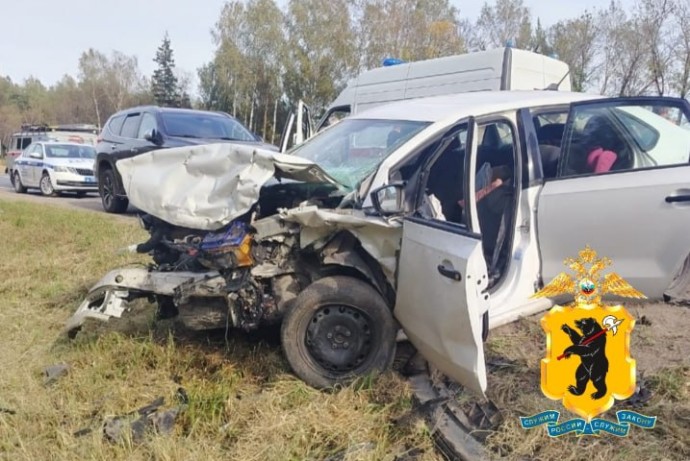 В ДТП с иномарками в Ярославской области пострадали два взрослых и двухлетний ребенок