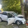 23-летний водитель на «Ладе» врезался в дерево в Уфе