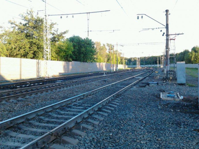 На станции под Ярославлем электропоезд сбил 50-летнего мужчину