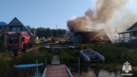 В результате пожара в Ярославской области пострадал 17-летний подросток