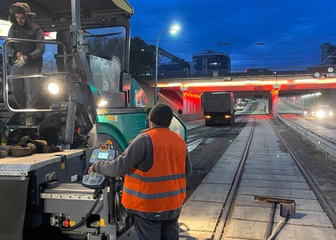 В Улан-Удэ ограничивали движение на магистральной улице В Улан-Удэ ограничивали движение на магистральной улице