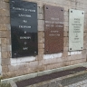 В Заксобрании Петербурга предложили включить мемориальные таблички в специальный реестр