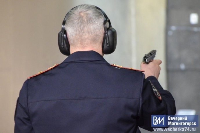 В Магнитогорске полицейские выясняли, кто точнее стреляет