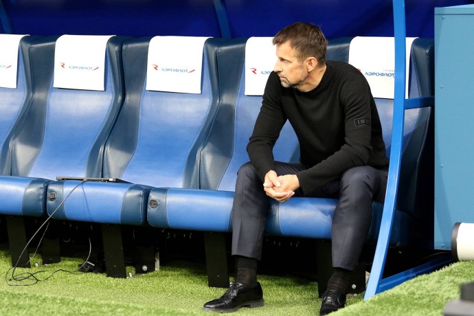 Семак раскритиковал состояние газона после матча против «Крыльев Советов» Семак раскритиковал состояние газона после матча против «Крыльев Советов»