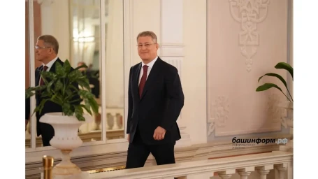 Глава Башкирии поздравил Аскара Абдразакова с присвоением высокого звания
