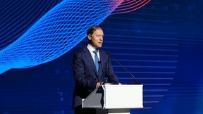 Денис Мантуров дал старт первому в России производству важнейшего химического компонента