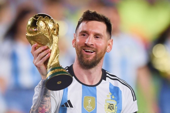 Посол Аргентины в РФ поставил Месси выше Марадоны и объяснил разницу Посол Аргентины в РФ поставил Месси выше Марадоны и объяснил разницу