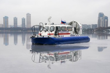 Хрупкий лед: спасатели в усиленном режиме патрулируют столичные водоемы