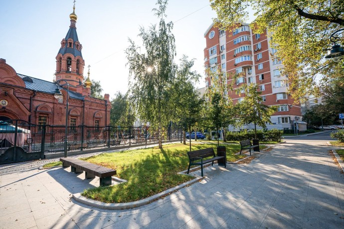 В Сокольниках благоустроили сквер у храма Благовещения Пресвятой Богородицы В Сокольниках благоустроили сквер у храма Благовещения Пресвятой Богородицы