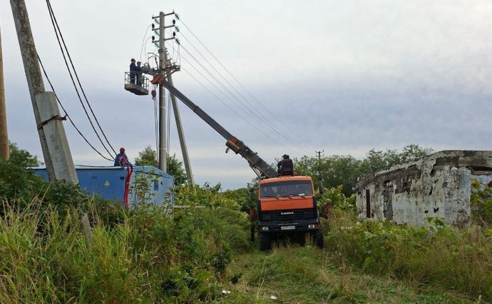 В Аниве на Тракторной улице произошло аварийное отключение электричества