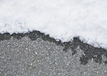 Управляйка выплатит амурчанину 200 тысяч за травму, полученную на обледенелом тротуаре Управляйка выплатит амурчанину 200 тысяч за травму, полученную на обледенелом тротуаре