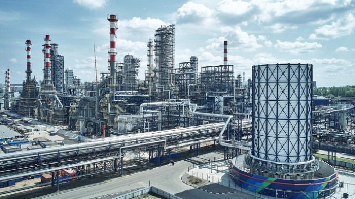 РБК: В России на НПЗ простаивают 38% мощностей первичной переработки нефти