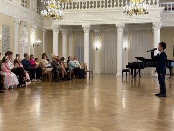 Более 1000 культурных мероприятий провели в России ко Дню отца