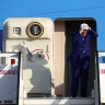 Трамп прилетел в Гаагу с развязанными шнурками и в кепке USA