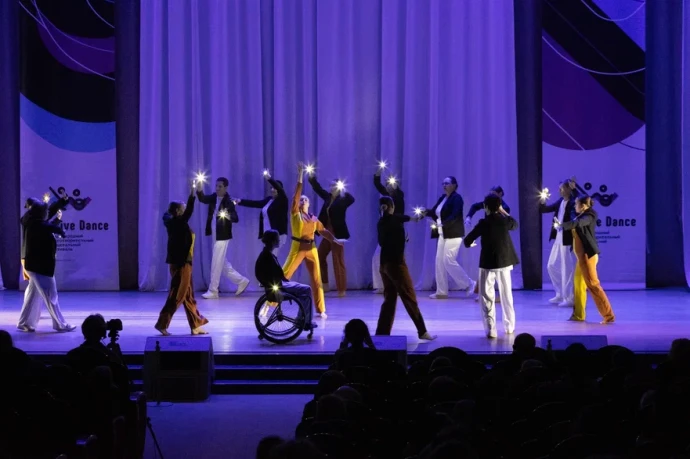 400 инклюзивных танцевальных коллективов выступили на одной сцене в рамках XIII Международного благотворительного танцевального фестиваля «Инклюзив Дэнс» 400 инклюзивных танцевальных коллективов выступили на одной сцене в рамках XIII Международного благотворительного танцевального фестиваля «Инклюзив Дэнс»