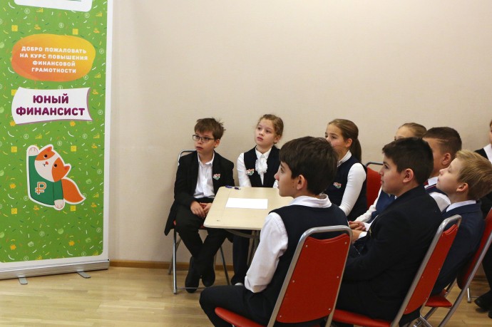 42% родителей назвали финграмотность самым нужным навыком для будущего детей