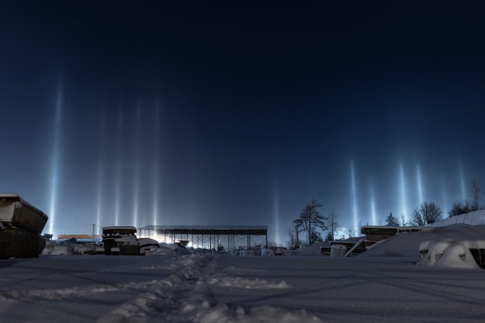 В Ленобласти заметили уникальное природное явление — световые столбы В Ленобласти заметили уникальное природное явление — световые столбы