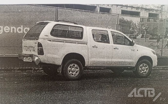 В Южно-Сахалинске неизвестный врезался в пикап и скрылся