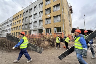 В районе Марьино обновляют сразу три школы по городской программе