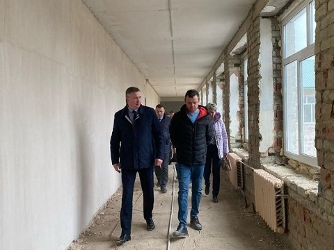В Торбееве реконструируют школу и библиотеку