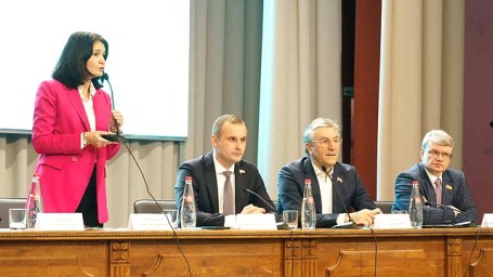 Сергей Леонов разъяснил, как будет работать закон о закреплении медкадров в системе здравоохранения