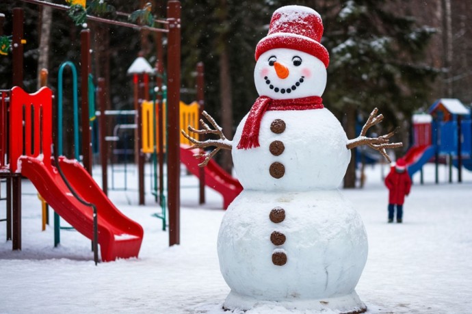 Юрист предупредила о штрафах за снежные фигуры с сексуальным подтекстом Юрист предупредила о штрафах за снежные фигуры с сексуальным подтекстом