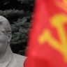КПРФ возложила цветы к могиле Сталина и Мавзолею Ленина