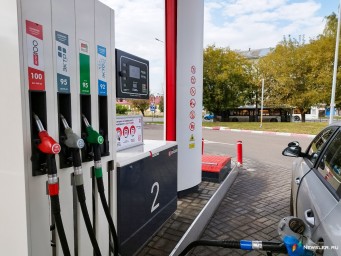 Второй раз за неделю: литр бензина снова подорожал