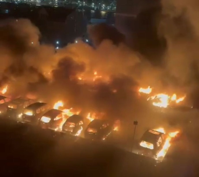 Во Владивостоке задержан поджигатель, уничтоживший два десятка автомобилей