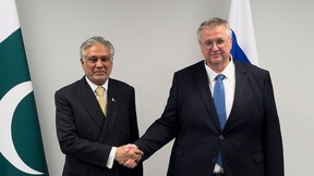 Алексей Оверчук провёл встречу с Заместителем Премьер-министра, Министром иностранных дел Исламской Республики Пакистан Мухаммадом Исхаком Даром