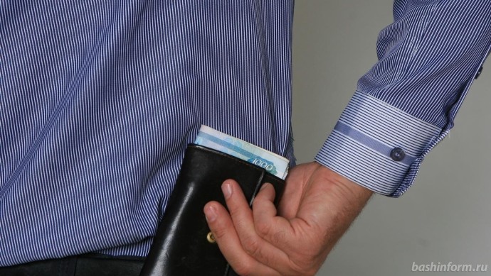 Мошенник обманул жительницу Башкирии почти на 1 млн рублей