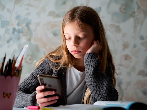 Глава Минцифры сообщил о запуске детских SIM-карт – сроки не названы (обновлено) Глава Минцифры сообщил о запуске детских SIM-карт – сроки не названы (обновлено)