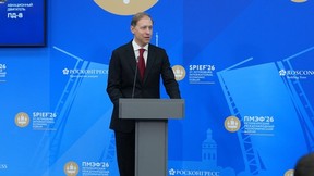 Денис Мантуров и Виталий Савельев приняли участие в церемонии вручения сертификатов типа на самолёт Ил-114-300 и двигатель ПД-8 для «Суперджета» в рамках ПМЭФ