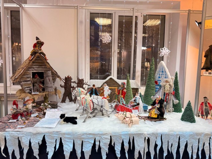 В Якутске открылась выставка «Бал снежной долины»
