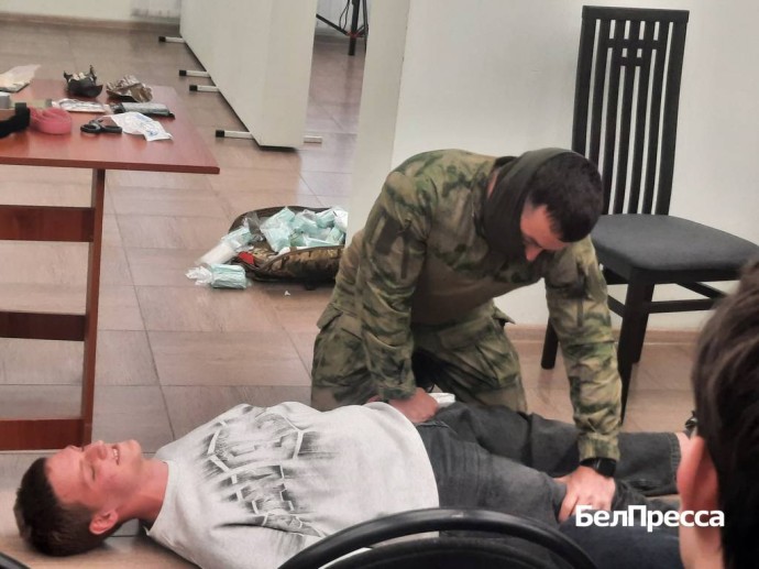 Военные медики провели мастер-класс по тактической медицине для студентов Белгорода