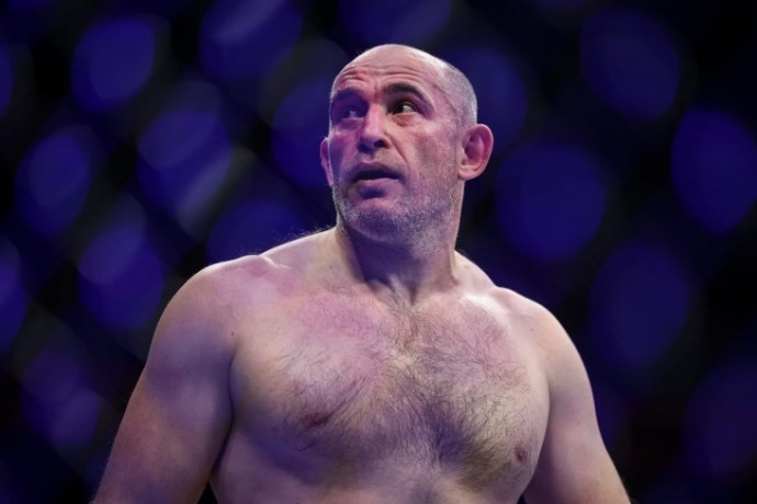 "Мы братский народ". Российско-украинский боец - о том, почему вышел на бой UFC в футболке с Путиным
