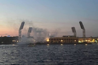 Петербуржцев смутил дым около станции метро «Спортивная»