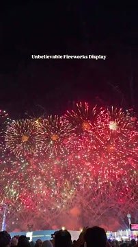 Установивший мировой рекорд новогодний фейерверк с тысячами дронов засняли на видео