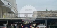 В Астрахани при резком повороте автобуса выпал из коляски годовалый ребенок