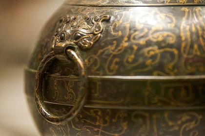 Потрескавшаяся ваза с чердака оказалась сокровищем стоимостью 14 миллионов рублей